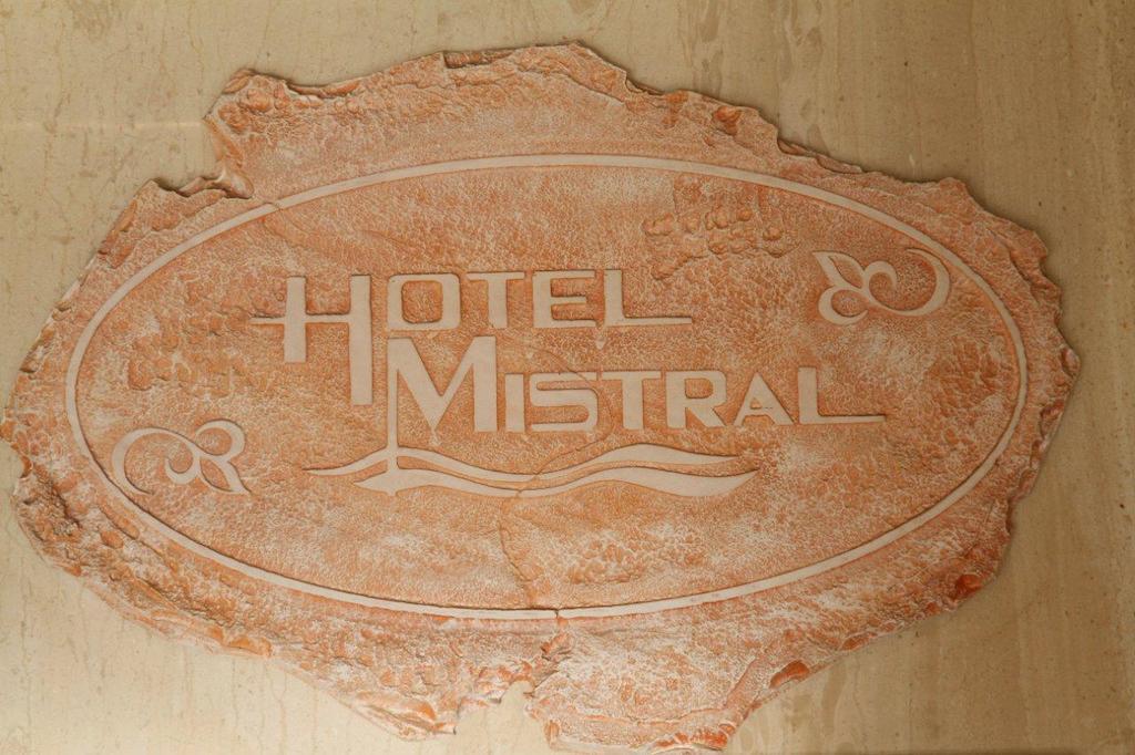 Hotel Mistral Piraeus Exterior photo