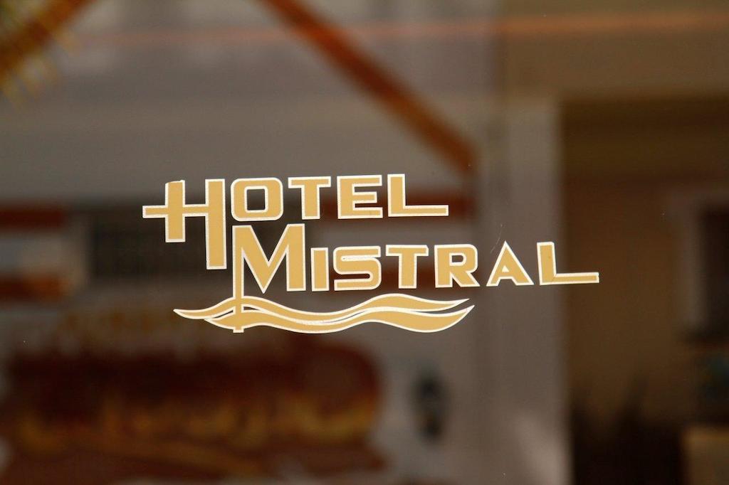 Hotel Mistral Piraeus Exterior photo